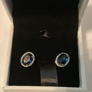 Pandora blue stones with cubic zirconia around it